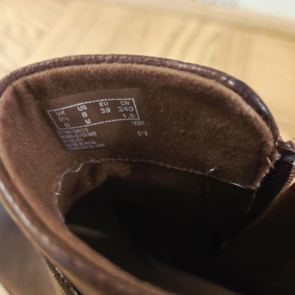 Clarks Brown Ankle Boots Size 8 - Picture 5 of 6